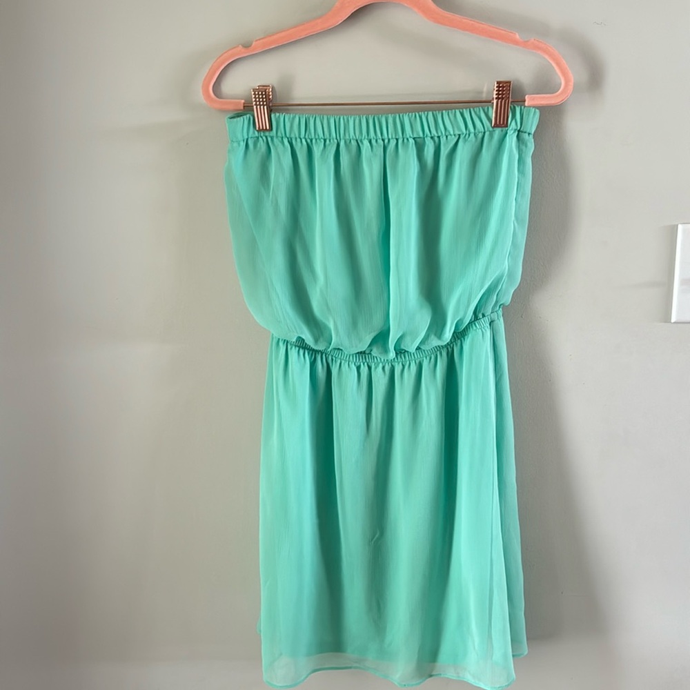 Women’s small strapless dress